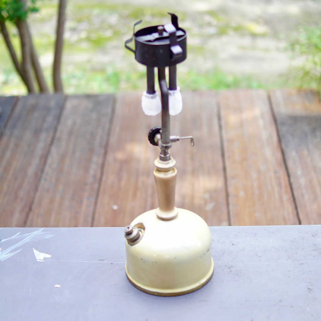 Coleman Model 143 Lamp