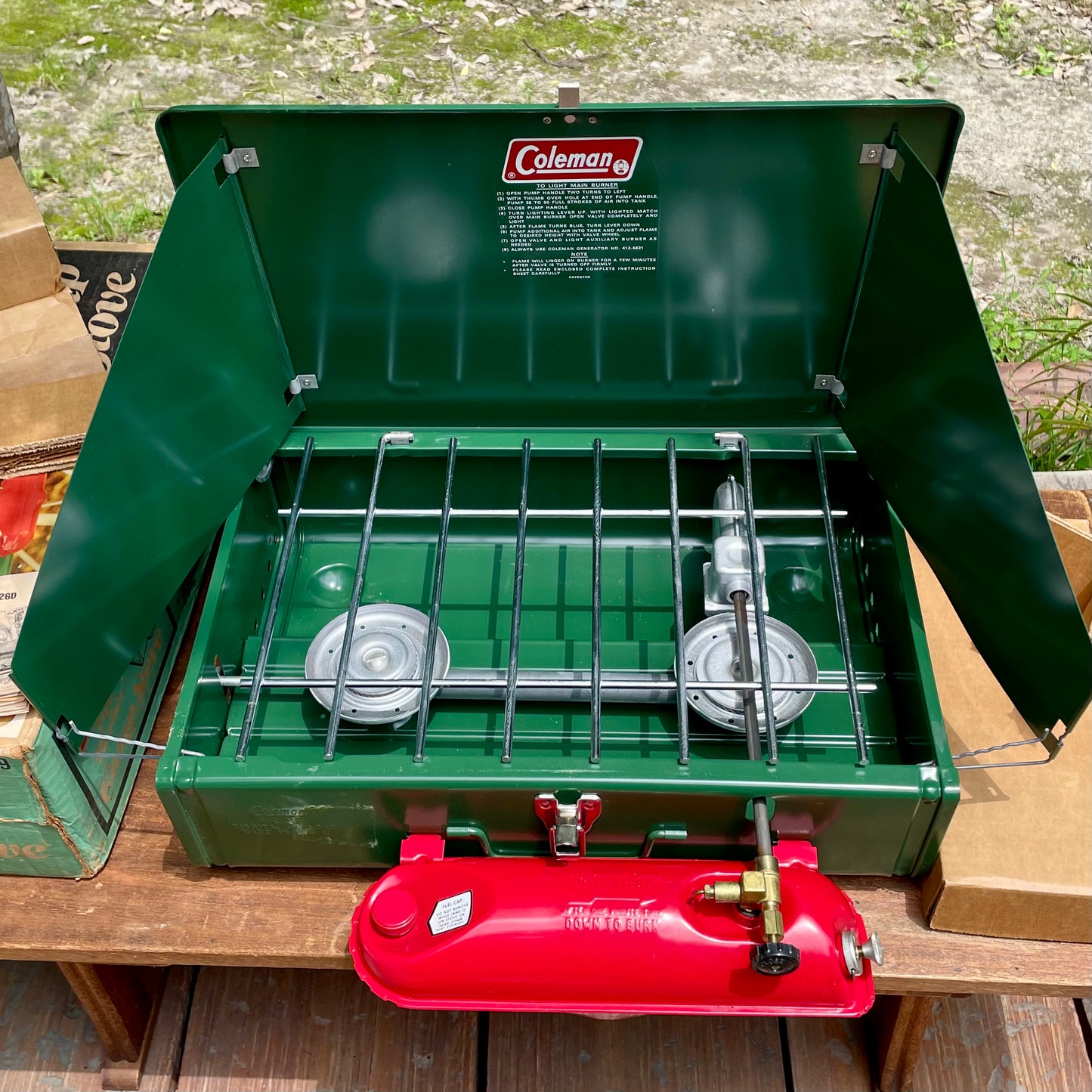 NOS! 1977/6 COLEMAN 425E Two Burner Stove