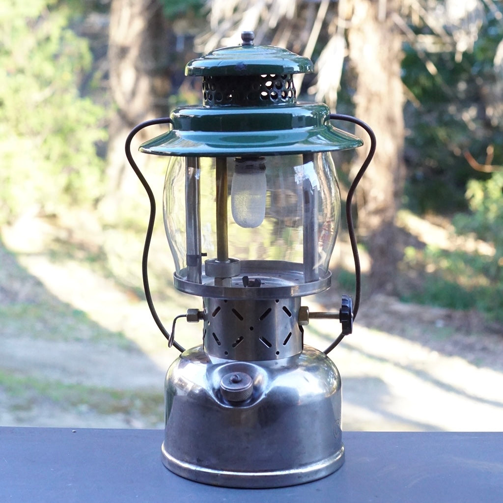 1960's COLEMAN 237 US Kerosene Lantern