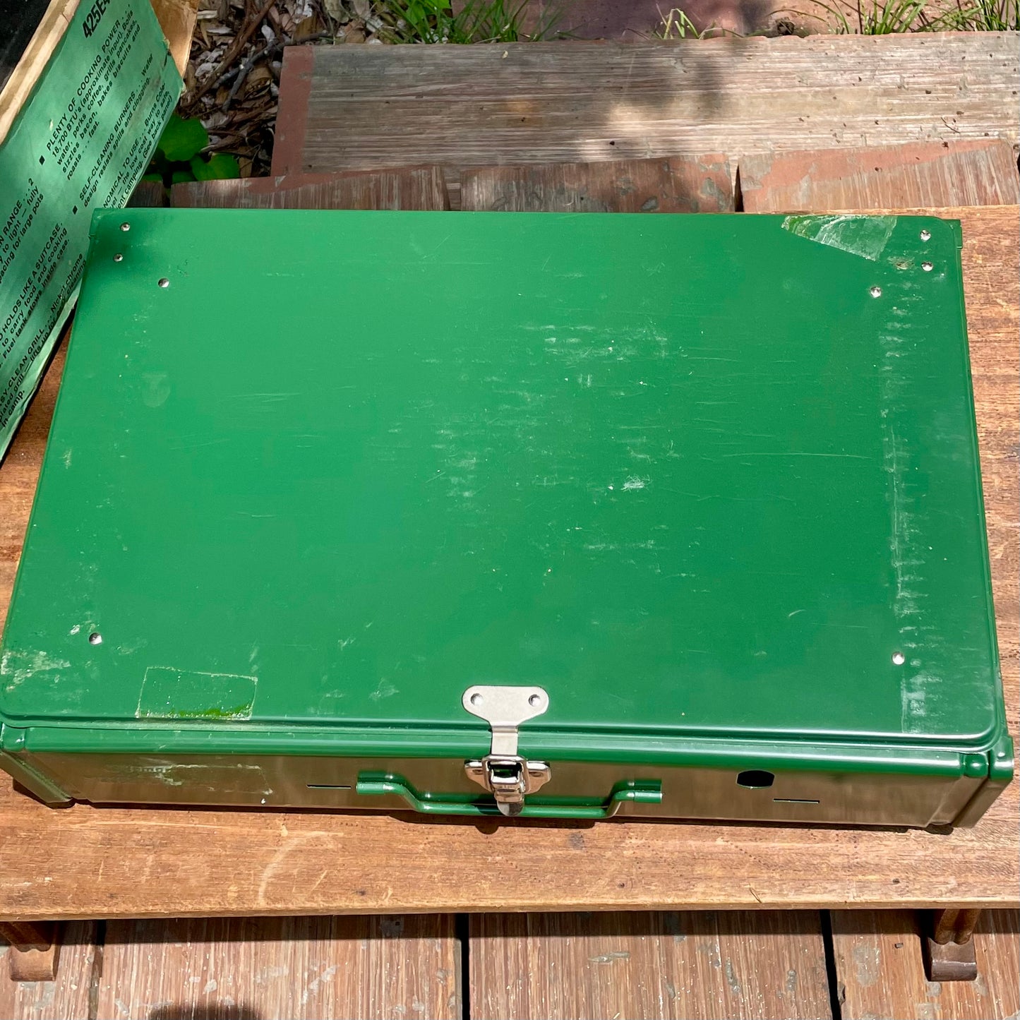 NOS! 1977/6 COLEMAN 425E Two Burner Stove