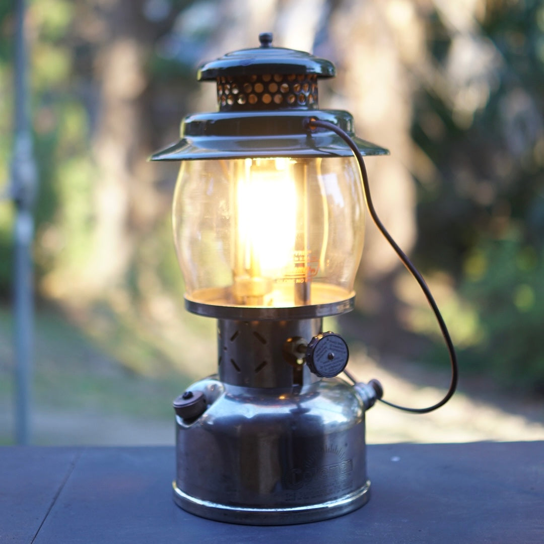 1960's COLEMAN 237 US Kerosene Lantern