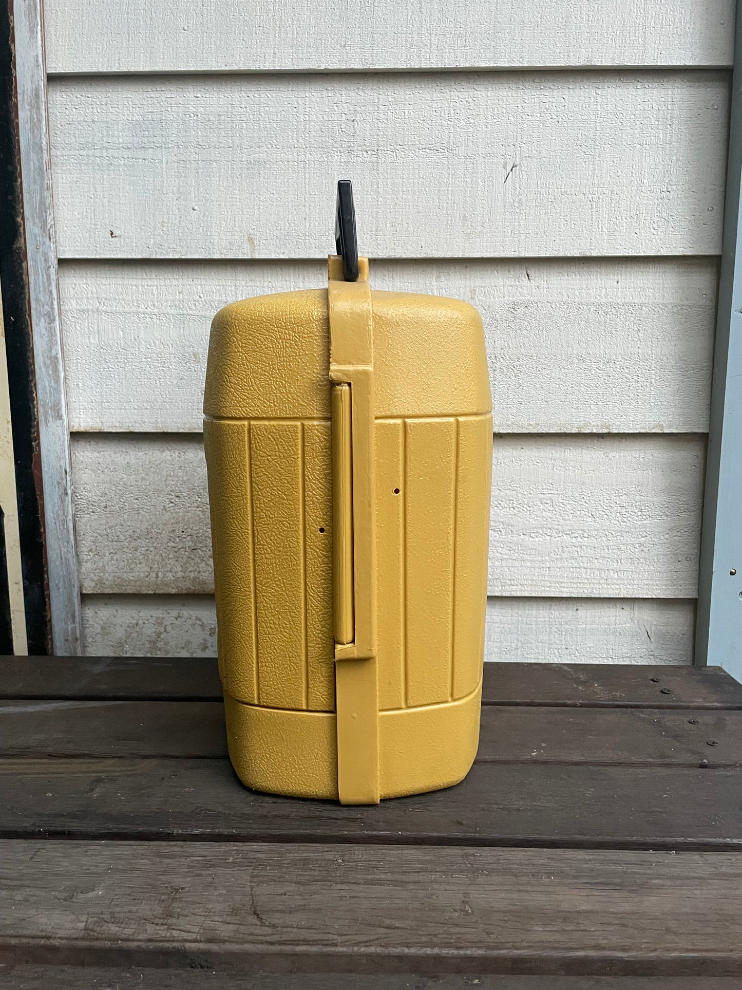 1981/8 Coleman Clamshell Case for 200A