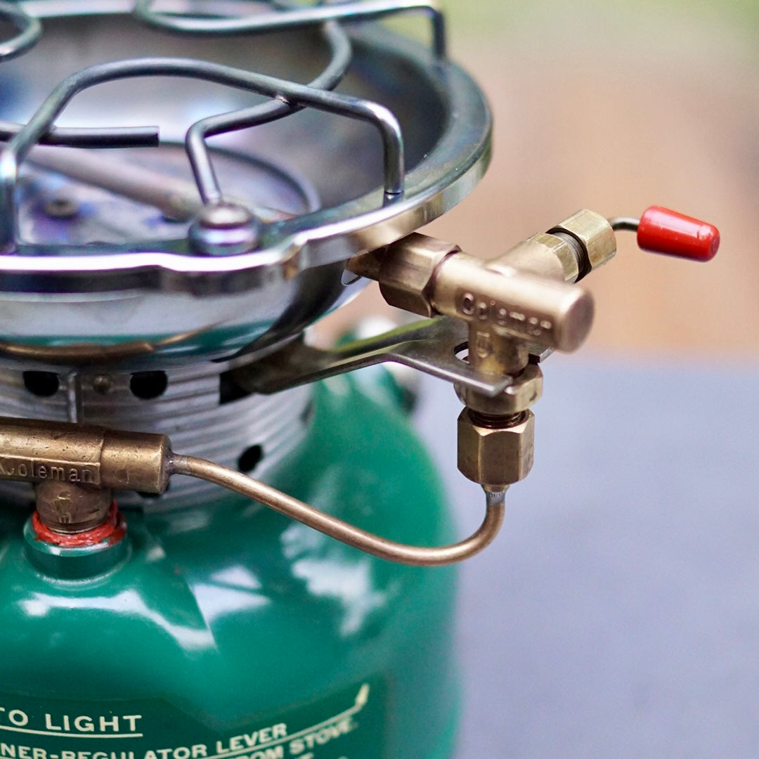 1966/8 COLEMAN 502-800 Single Burner Stove with Cook Kit