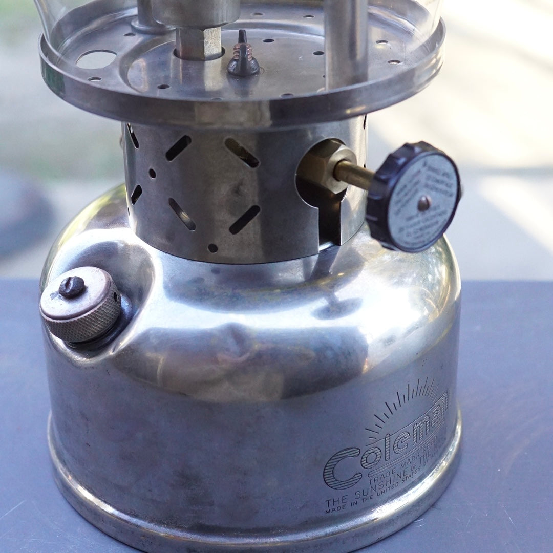 1960's COLEMAN 237 US Kerosene Lantern