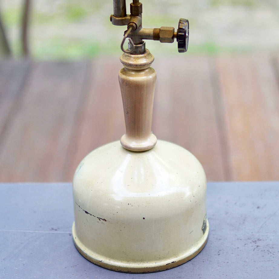 Coleman Model 143 Lamp