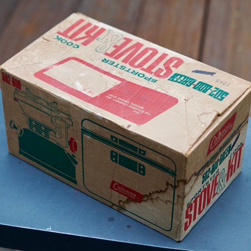 1966/8 COLEMAN 502-800 Single Burner Stove with Cook Kit