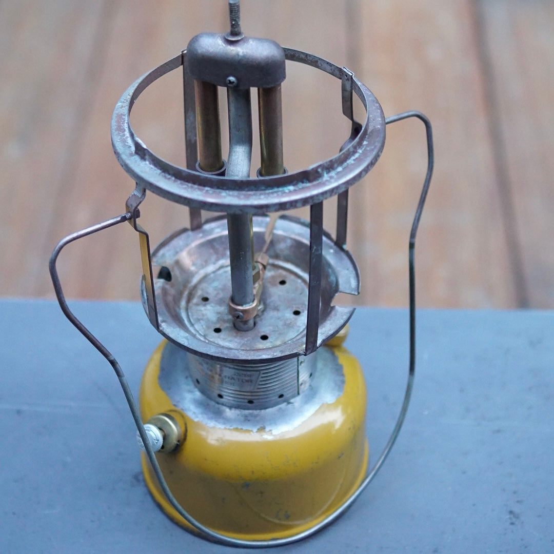 1972/1 COLEMAN 228F GOLD BOND