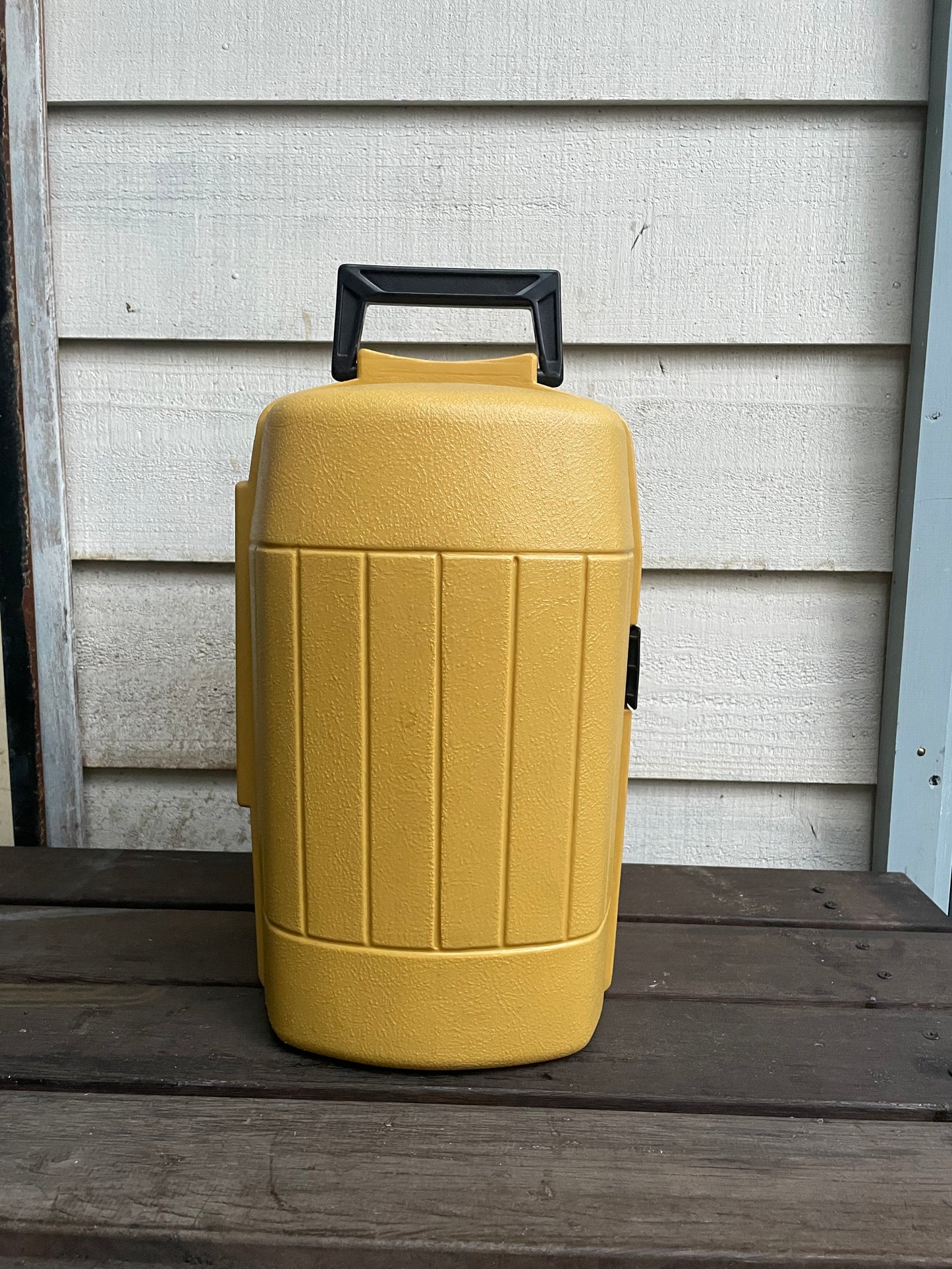 1981/8 Coleman Clamshell Case for 200A