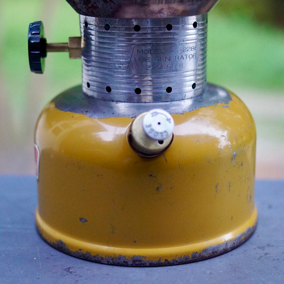 1972/1 COLEMAN 228F GOLD BOND