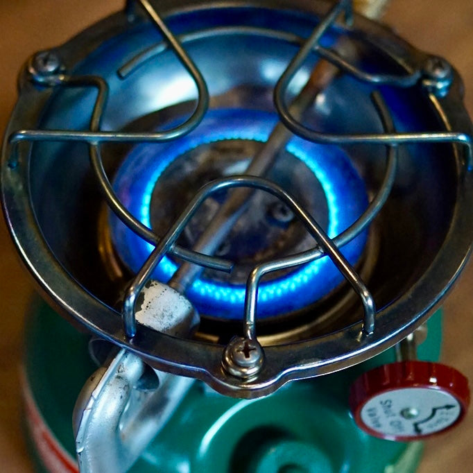 1966/8 COLEMAN 502-800 Single Burner Stove with Cook Kit