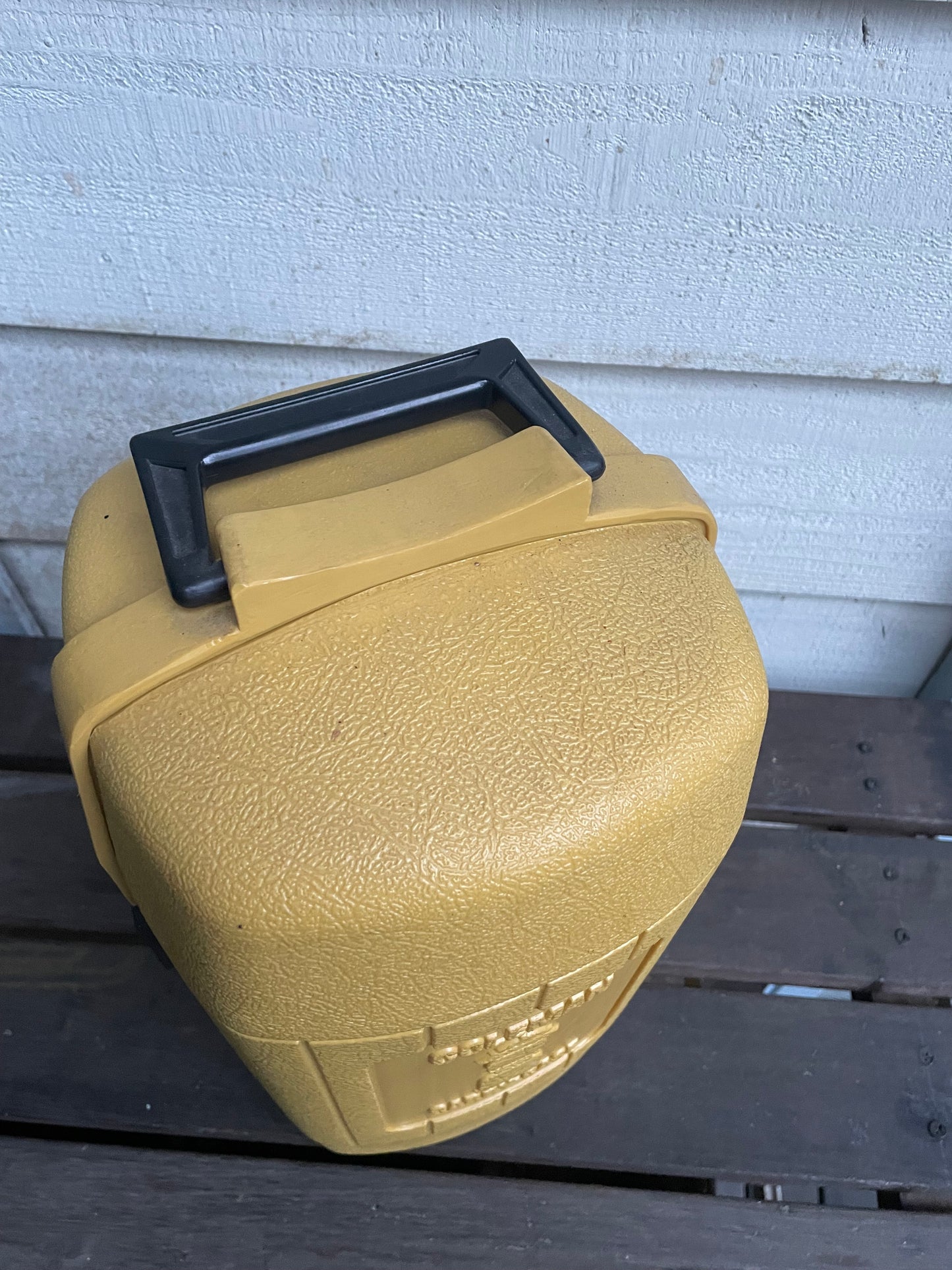 1981/8 Coleman Clamshell Case for 200A