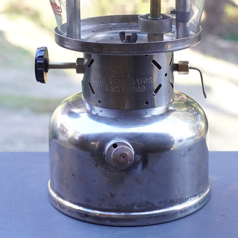 1960's COLEMAN 237 US Kerosene Lantern