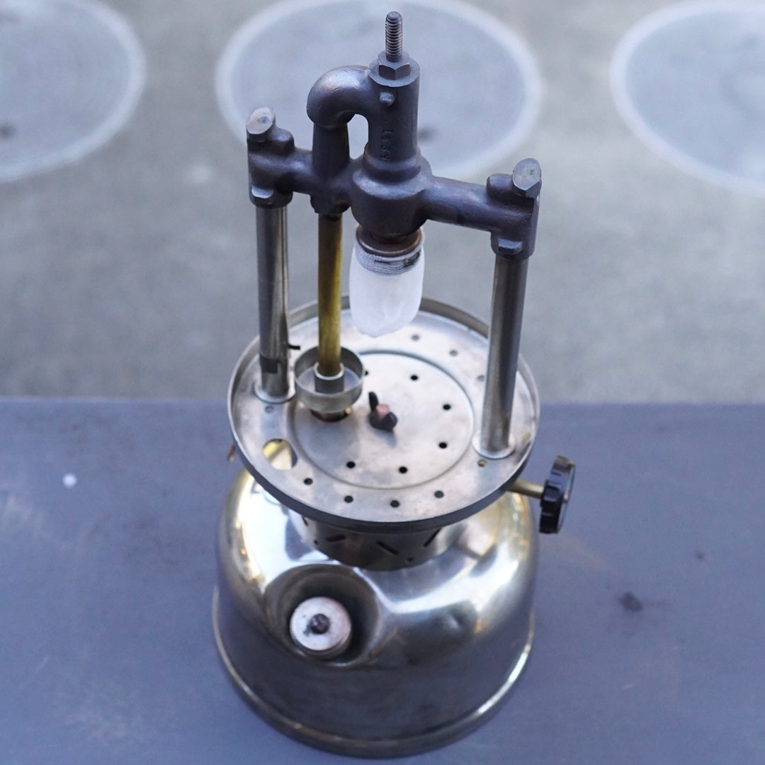 1960's COLEMAN 237 US Kerosene Lantern