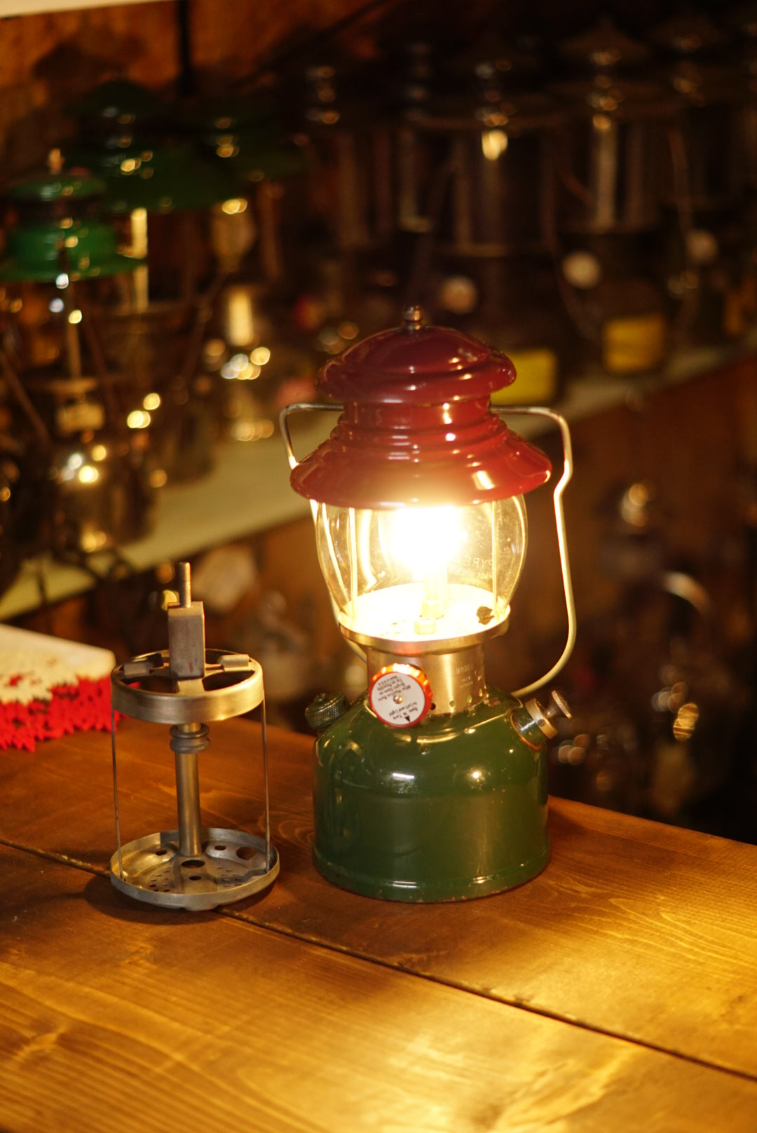 1951/8 COLEMAN 200A Christmas