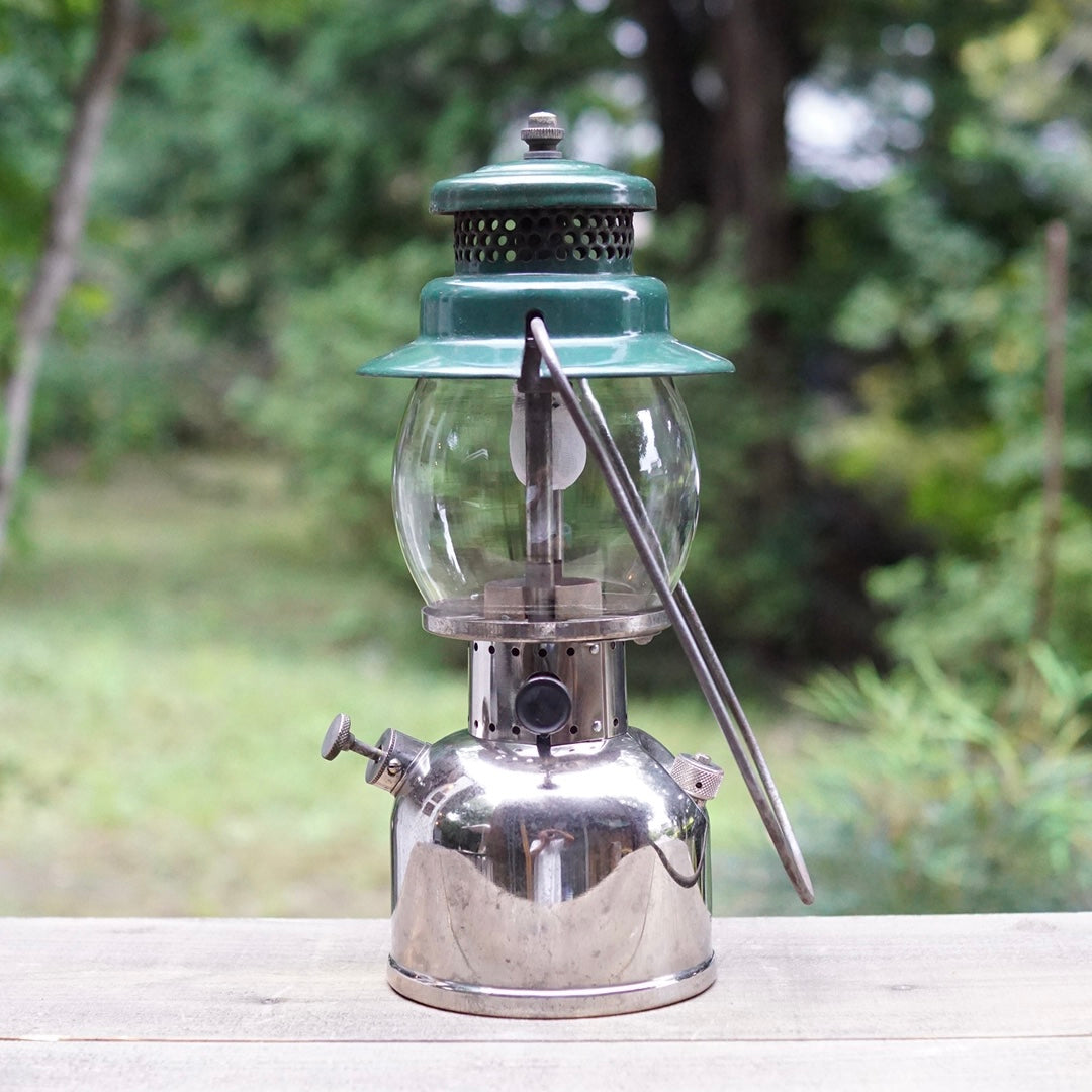 1935/8 COLEMAN 242K Canada Kerosene Lantern
