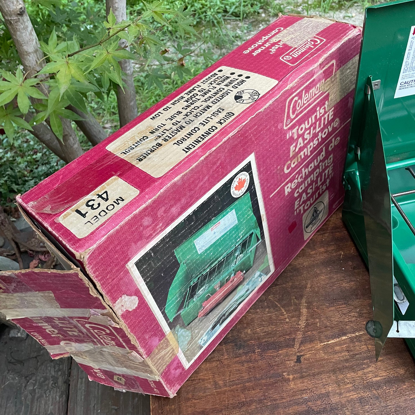 1979/2 COLEMAN 431 "Tourist" Canada                  Two Burner Stove