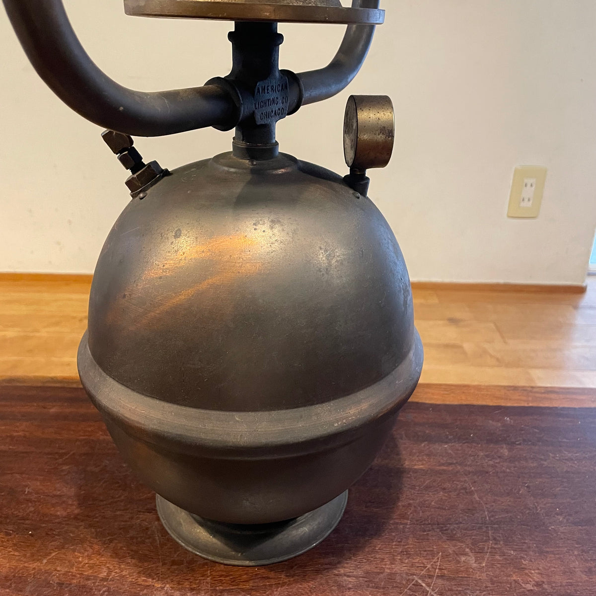 1900's AMERICAN LIGHTING.Co CHICAGO
Arc Lamp