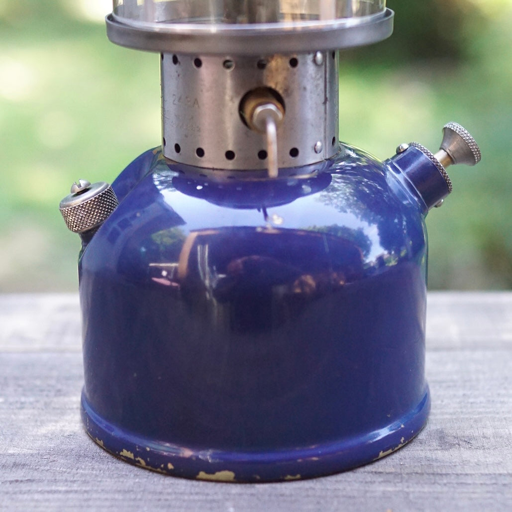 1940's COLEMAN 243A