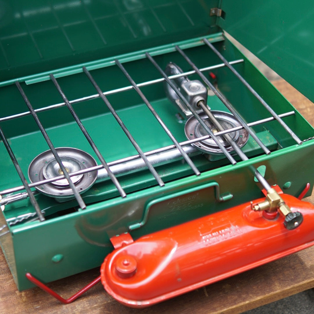 1962's COLEMAN 425C      Two Burner Stove