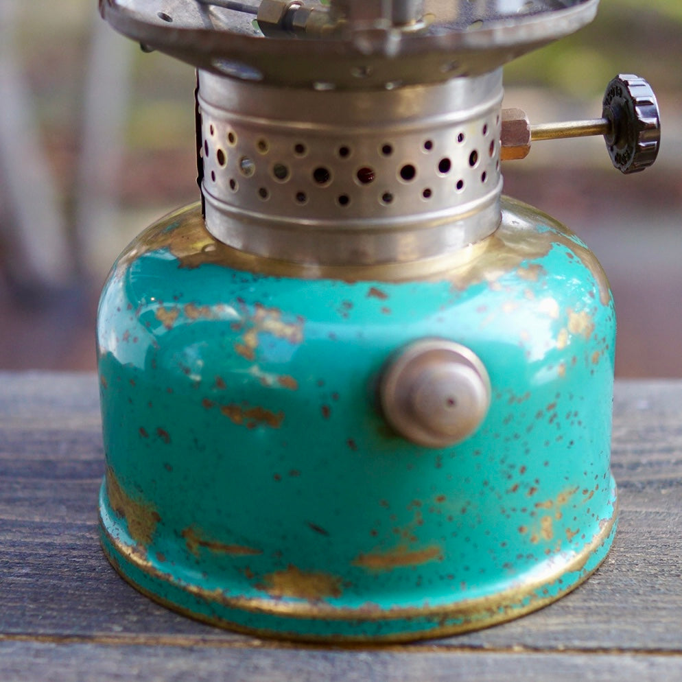 1930's COLEMAN 235 Kerosene Lantern