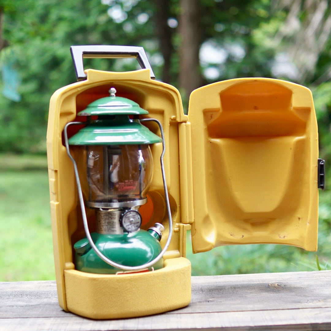 1980/3 COLEMAN Clamshell Lantern Case