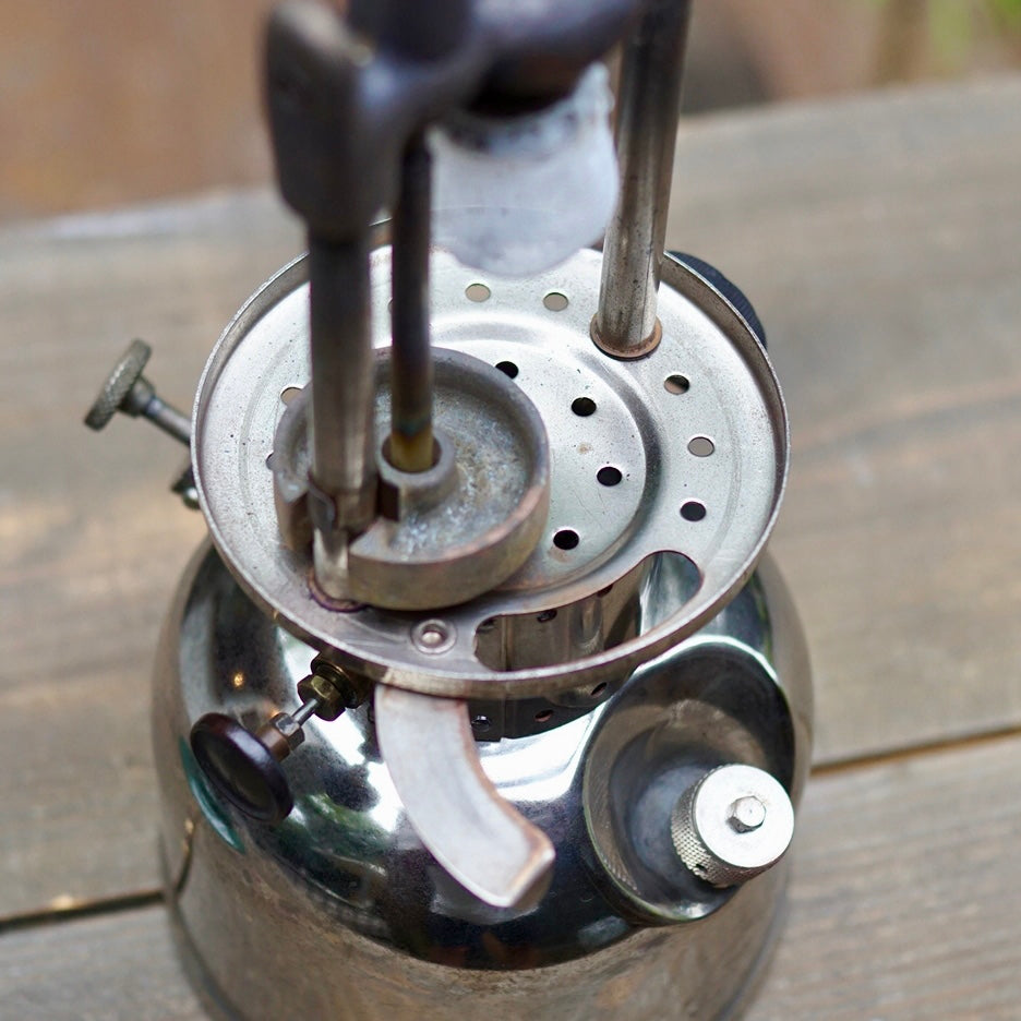 1935/8 COLEMAN 242K Canada Kerosene Lantern