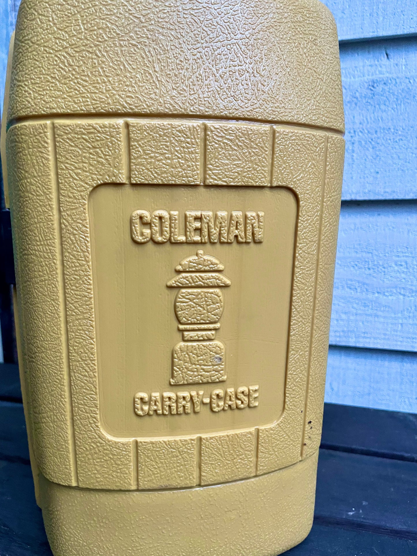 1981/8 Coleman Clamshell Case for 200A