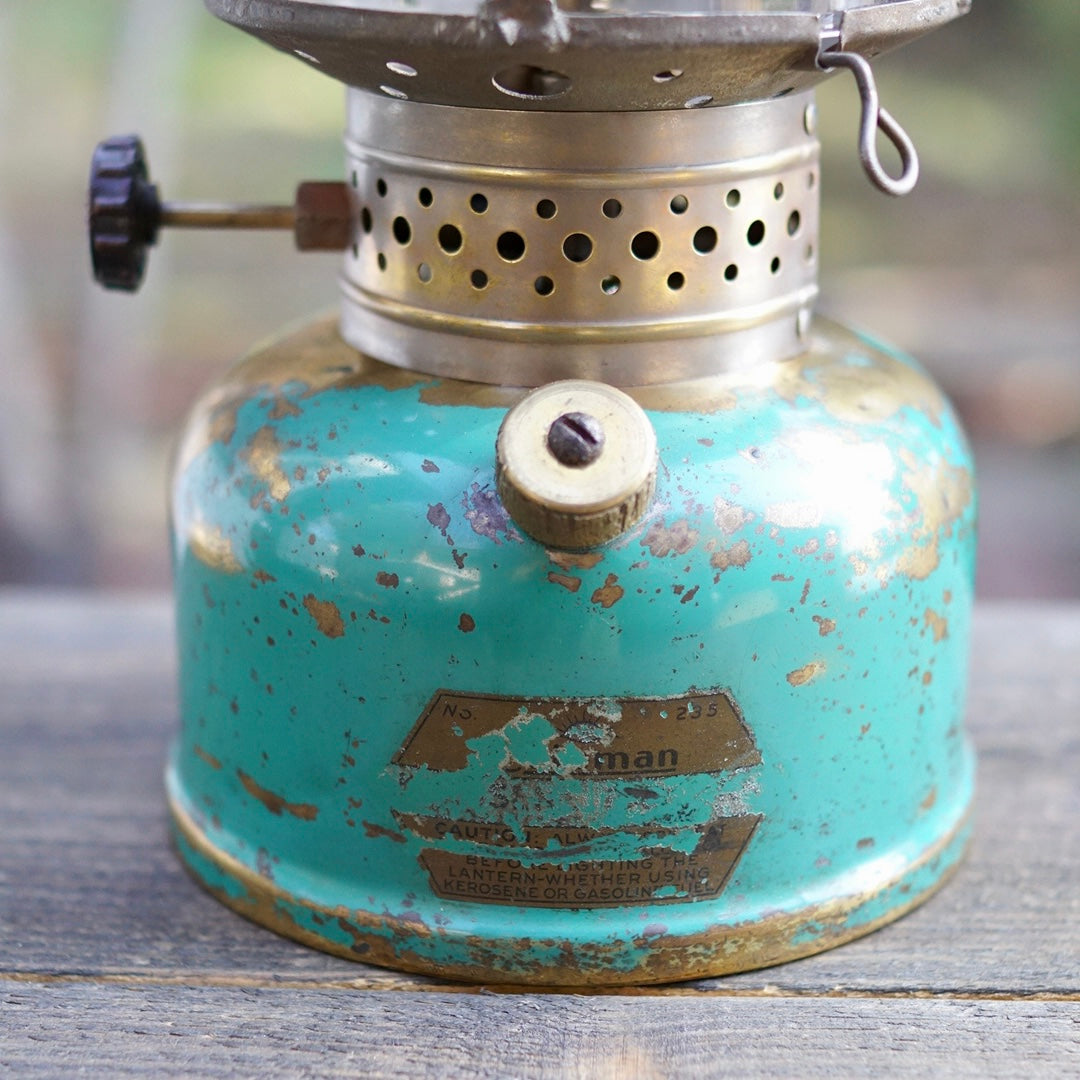 1930's COLEMAN 235 Kerosene Lantern