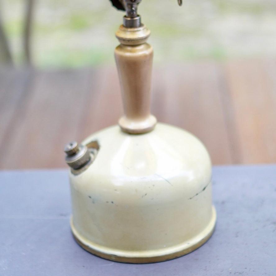 Coleman Model 143 Lamp