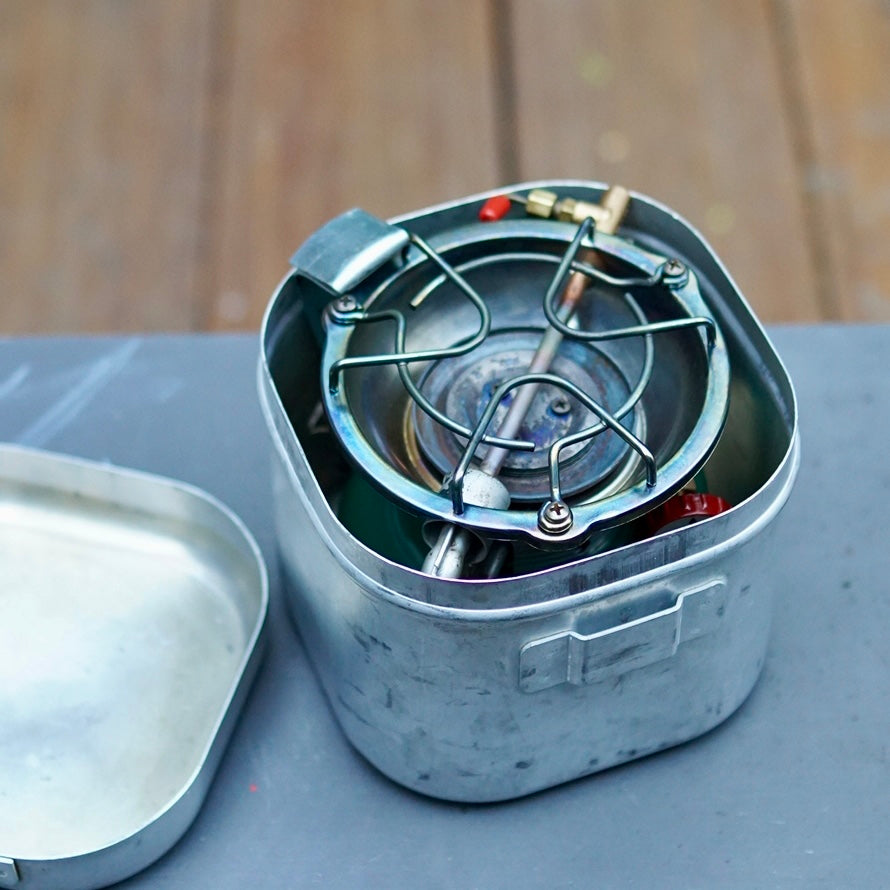 1966/8 COLEMAN 502-800 Single Burner Stove with Cook Kit