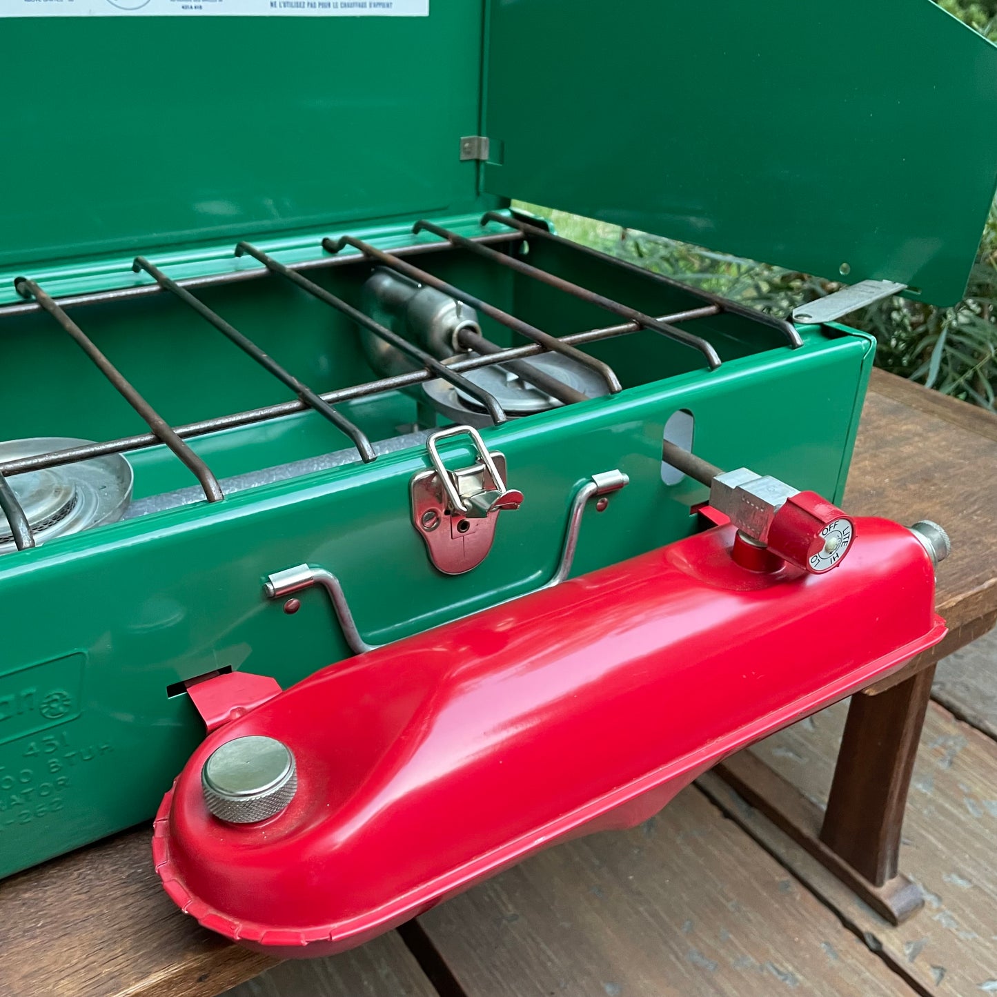1979/2 COLEMAN 431 "Tourist" Canada                  Two Burner Stove
