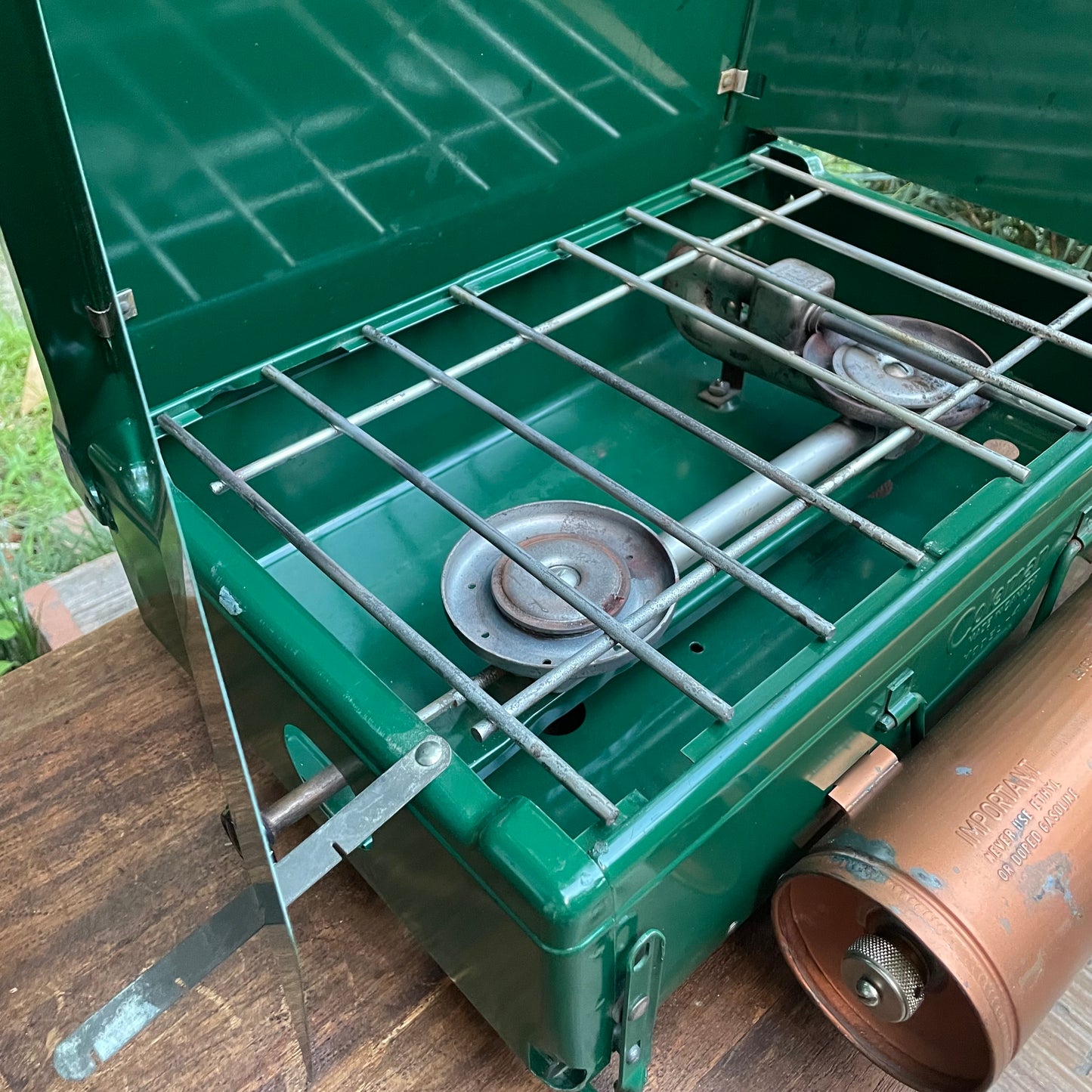 1950's COLEMAN Canada 4M Two Burner Stove