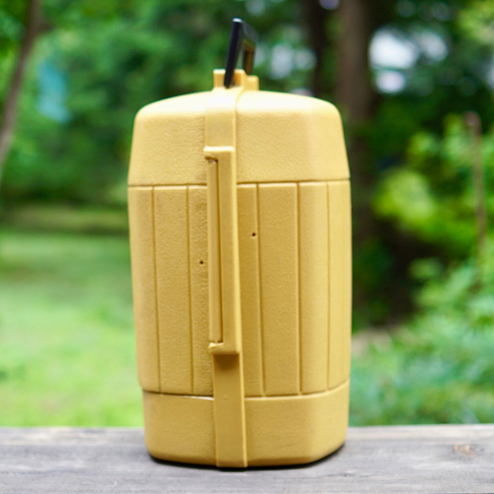 1980/3 COLEMAN Clamshell Lantern Case
