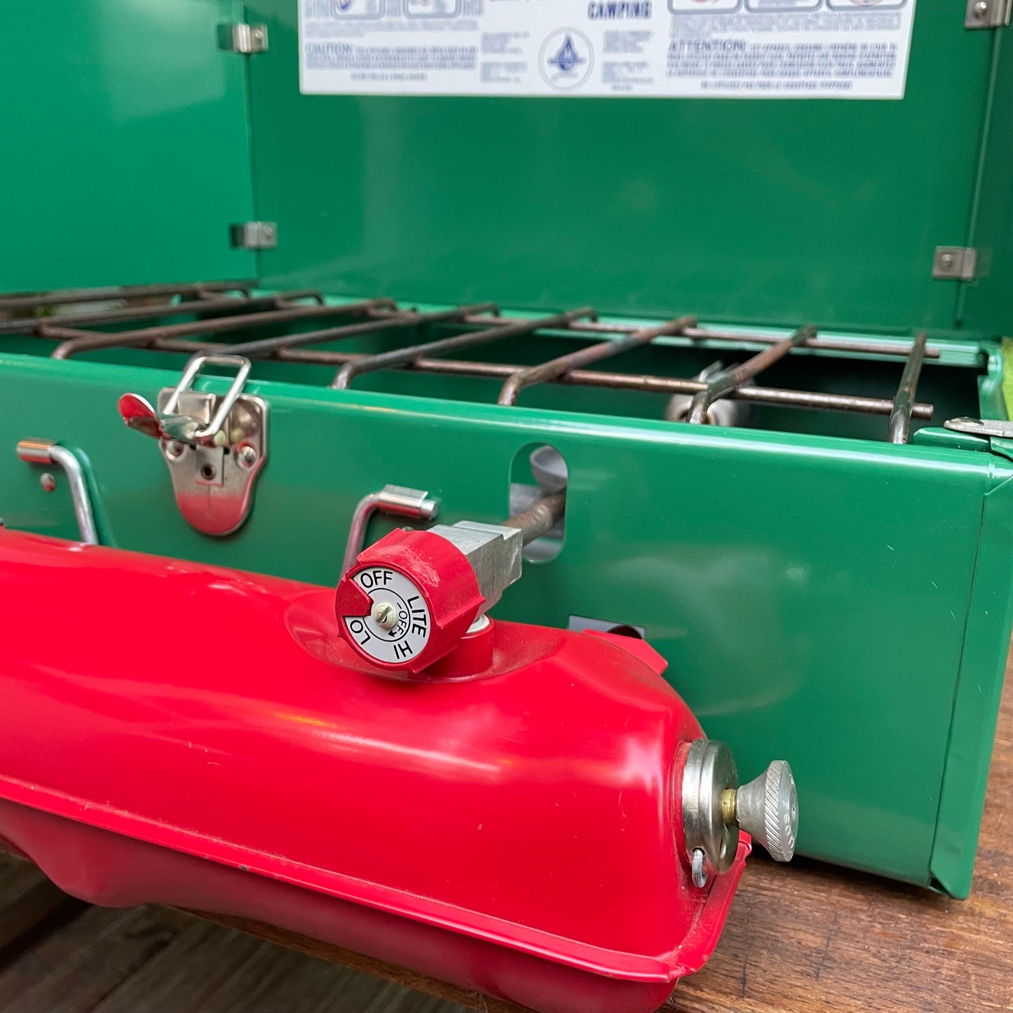 1979/2 COLEMAN 431 "Tourist" Canada                  Two Burner Stove