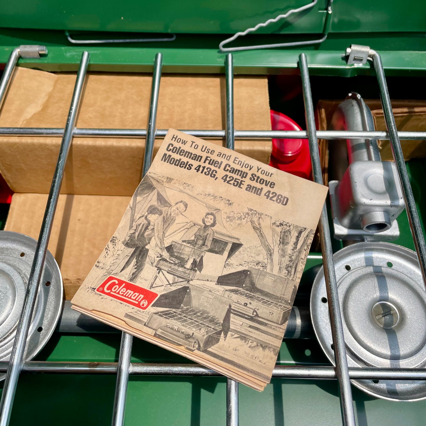 NOS! 1977/6 COLEMAN 425E Two Burner Stove