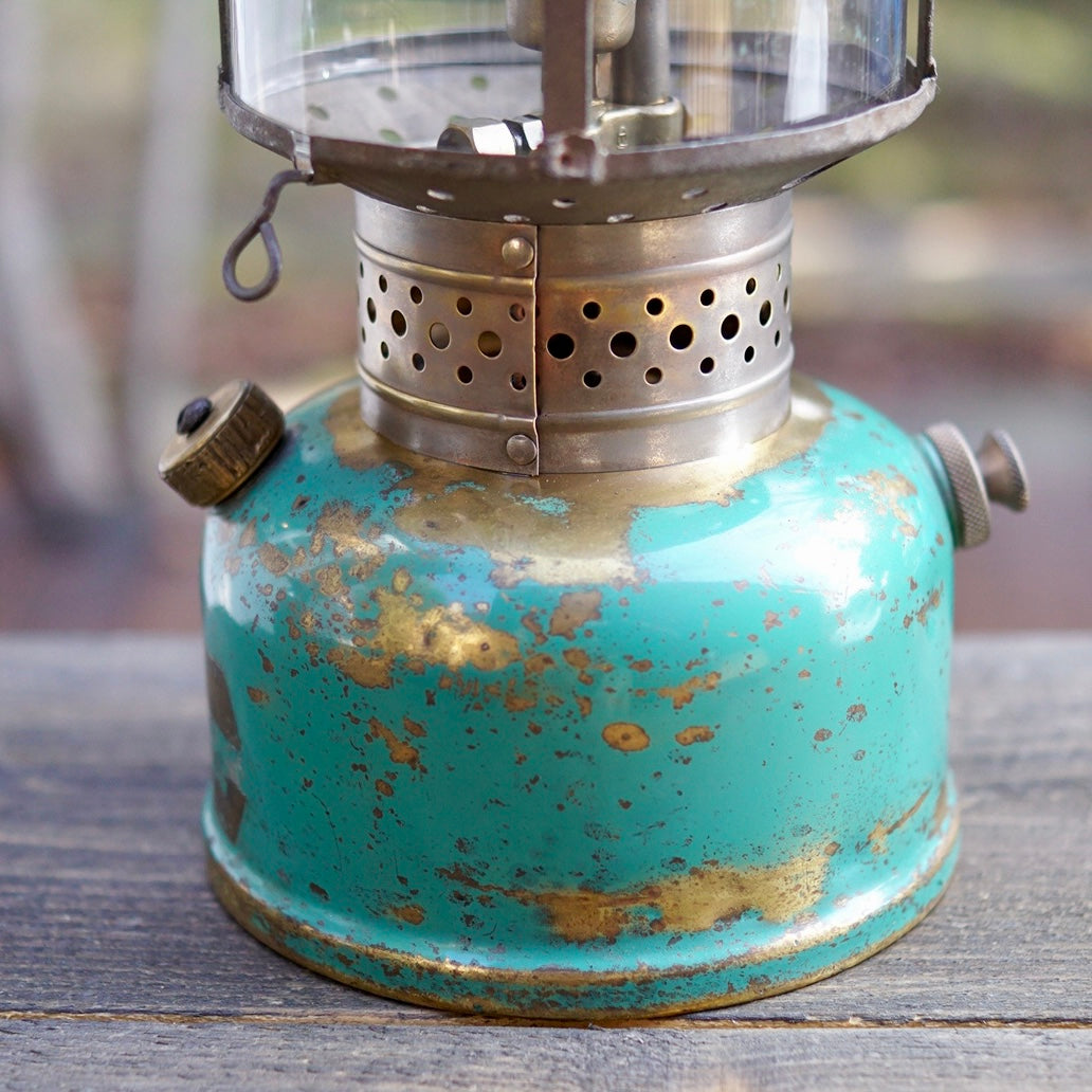 1930's COLEMAN 235 Kerosene Lantern