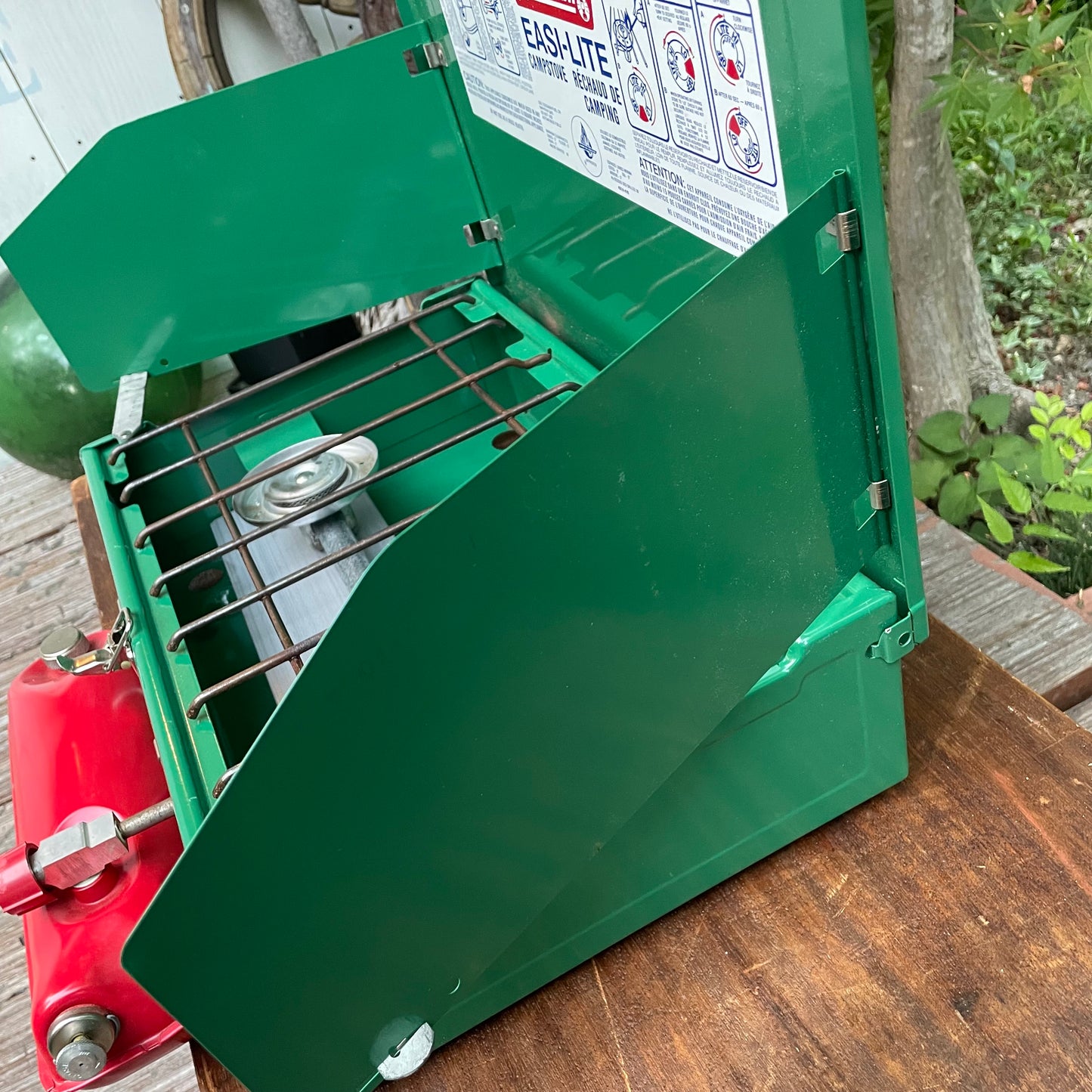 1979/2 COLEMAN 431 "Tourist" Canada                  Two Burner Stove