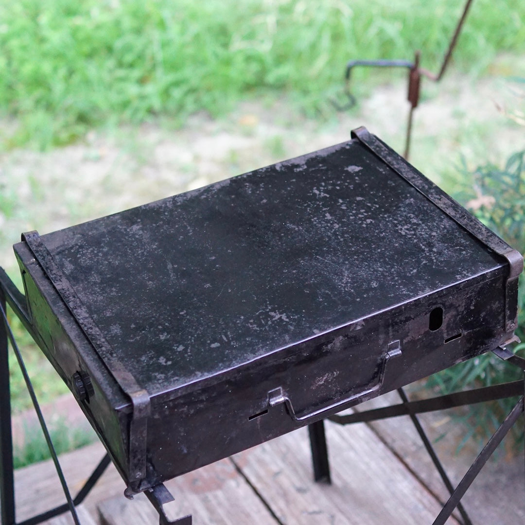 1930's COLEMAN 6F ?       Two Burner Stove